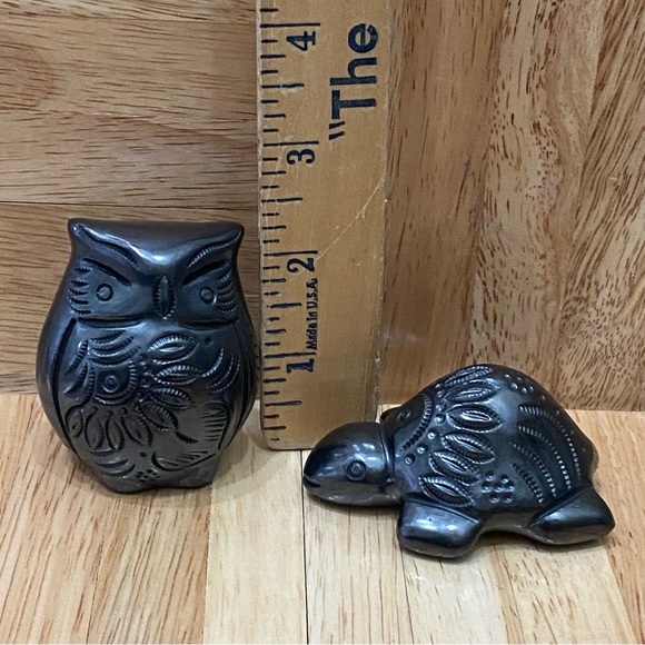 Vintage Black Ceramic Owl and Turtle Mini Figurine - Picture 5 of 10